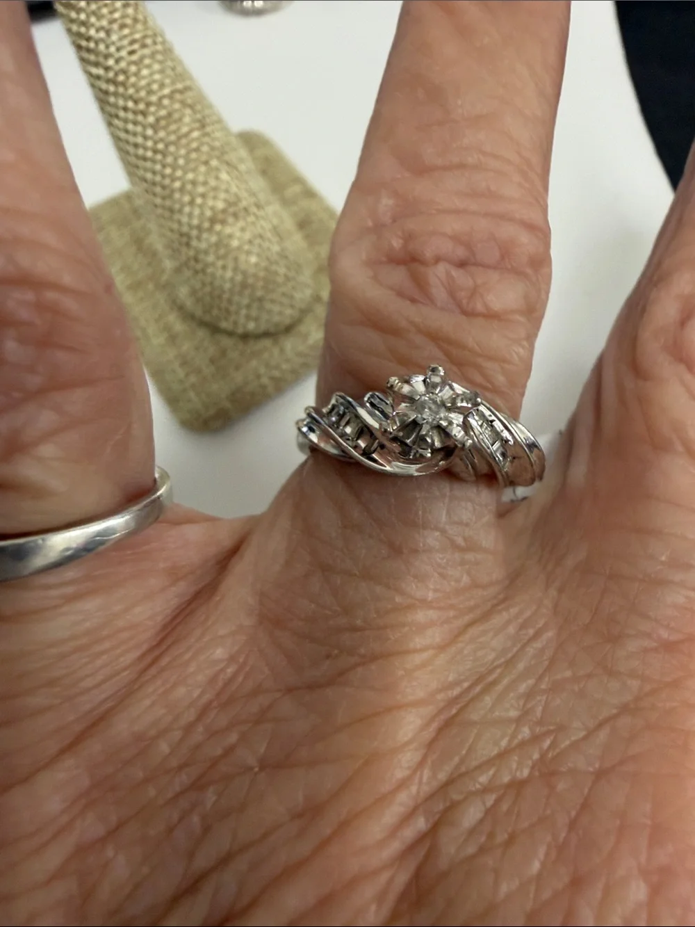 Sterling Silver Women's Diamond Accent Swirl Ring - Silver size 7